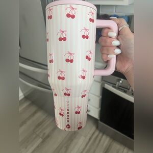 HydroJug 40oz in Sweet Cherry